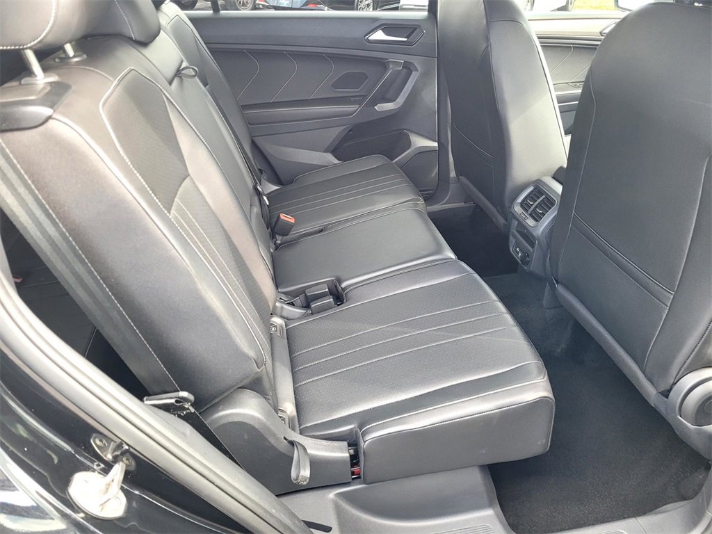 Used 2024 Volkswagen Tiguan SE image 19