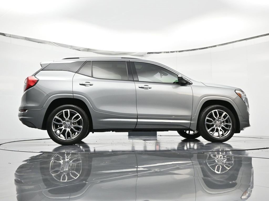 Used 2023 GMC Terrain Denali image 39