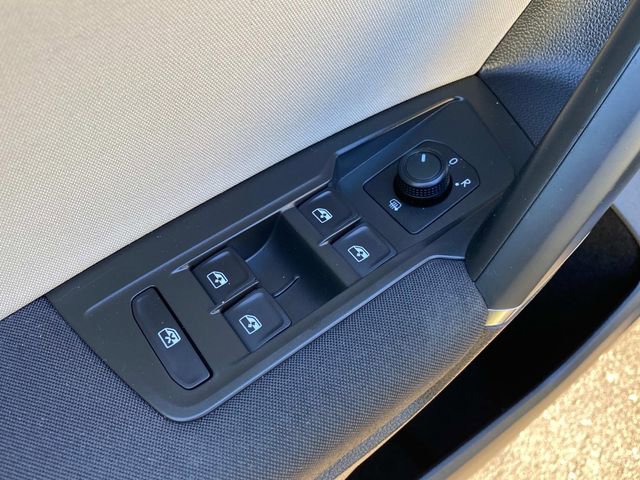 Used 2020 Volkswagen Tiguan S image 13