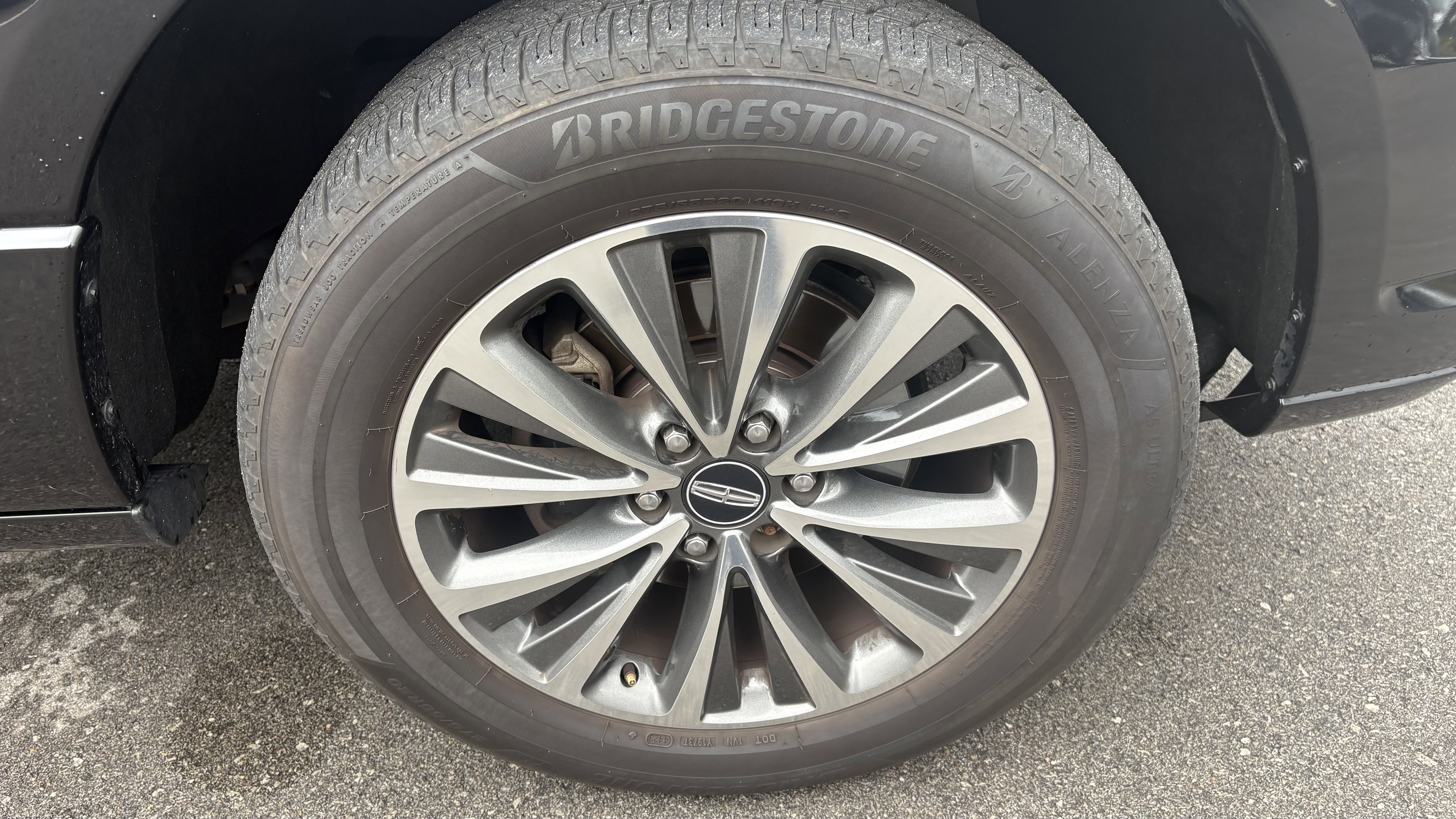 Used 2017 Lincoln Navigator Select image 15