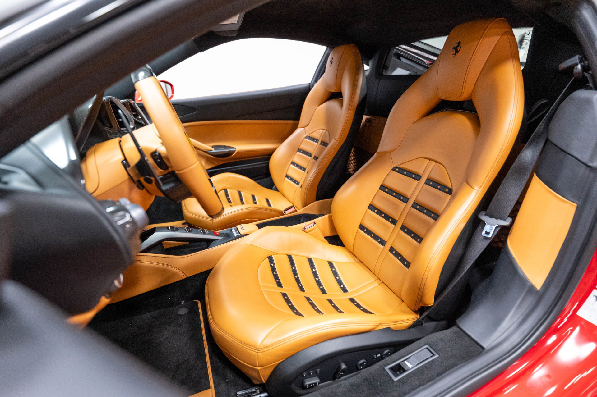 Used 2016 Ferrari 488 GTB RWD image 8