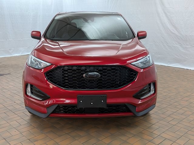 Used 2021 Ford Edge ST-Line w/ Cold Weather Package AWD/4WD image 2