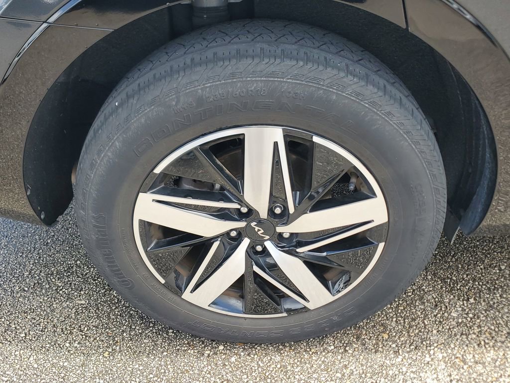 Used 2023 Kia Sorento EX w/ Panoramic Sunroof Package FWD image 9