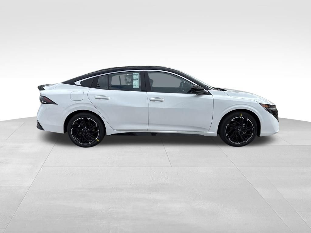 New 2026 Nissan Sentra SR w/ SR Premium Package FWD image 5