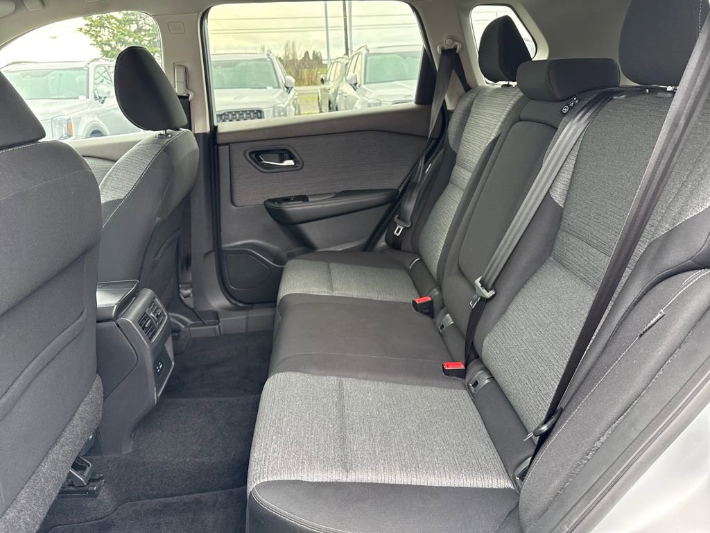 Used 2022 Nissan Rogue SV image 17