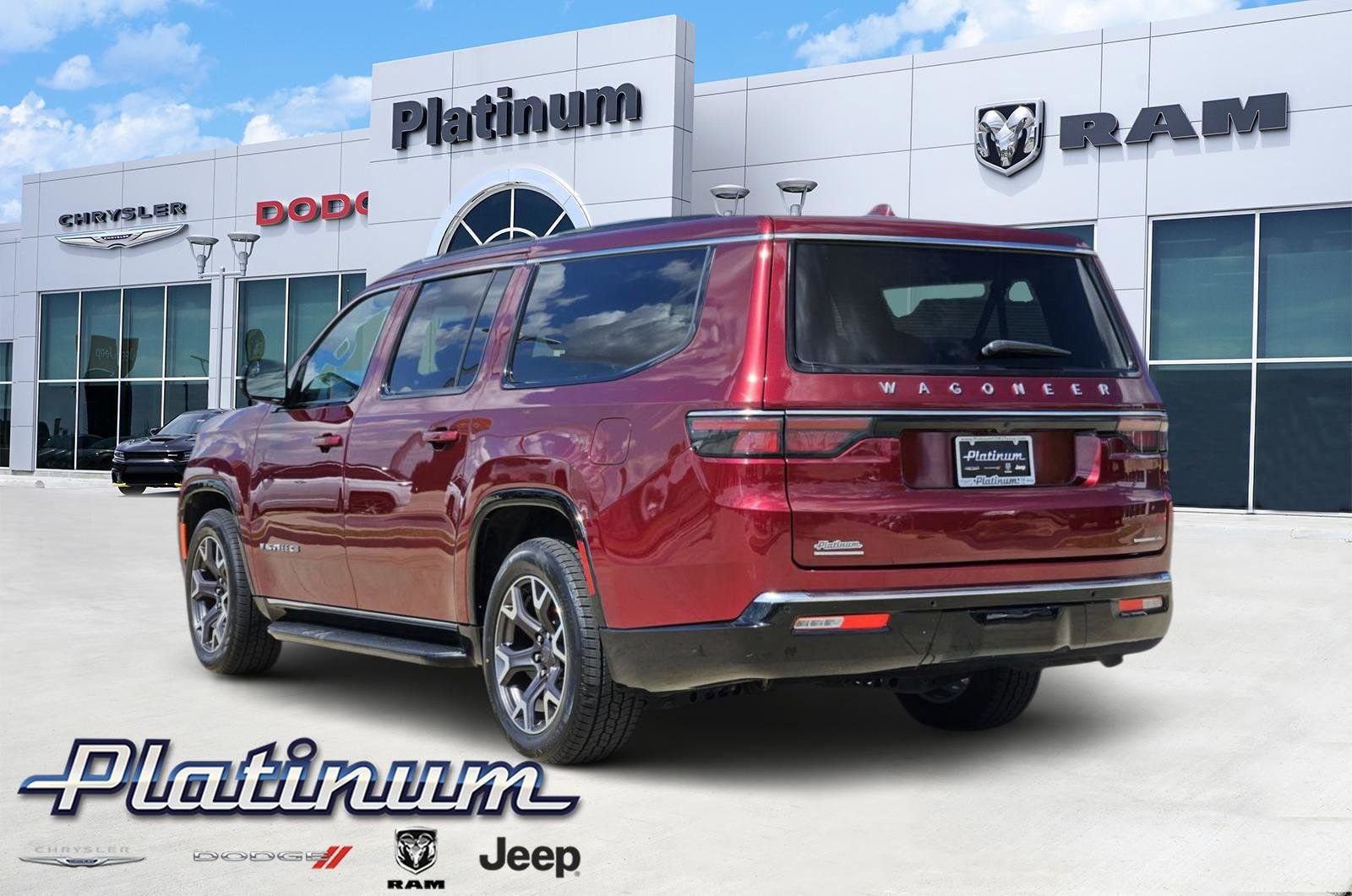 Used 2023 Jeep Wagoneer L Series III w/ Preferred Equipment Group image 4