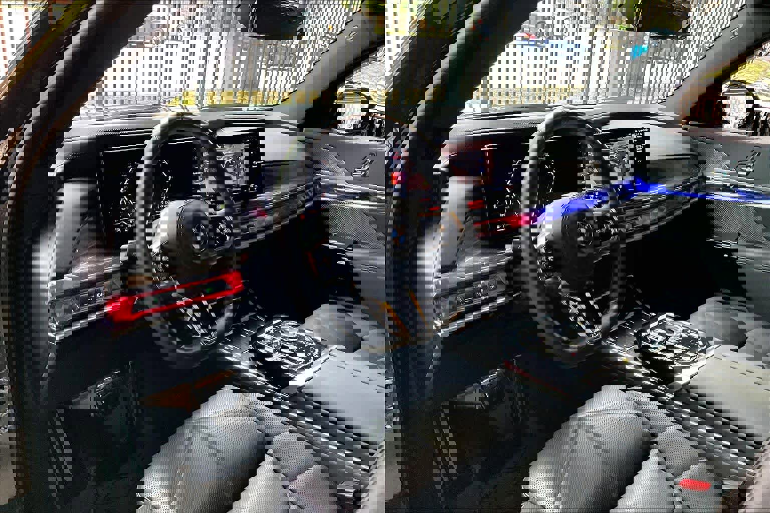 Used 2023 BMW 740i image 17