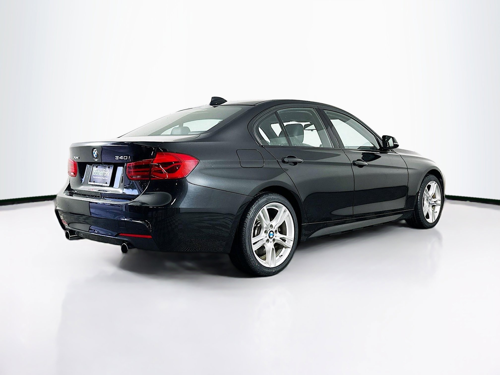 Used 2017 BMW 340i xDrive Sedan image 9