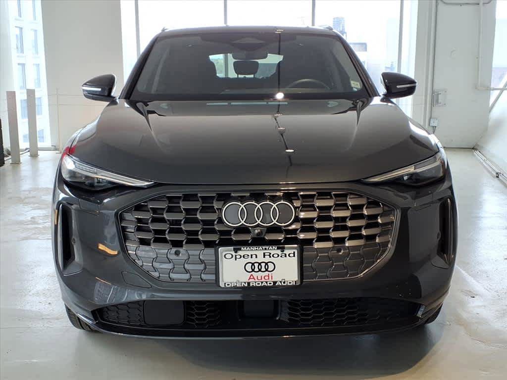 Used 2025 Audi Q5 Premium w/ Premium Plus AWD/4WD image 2