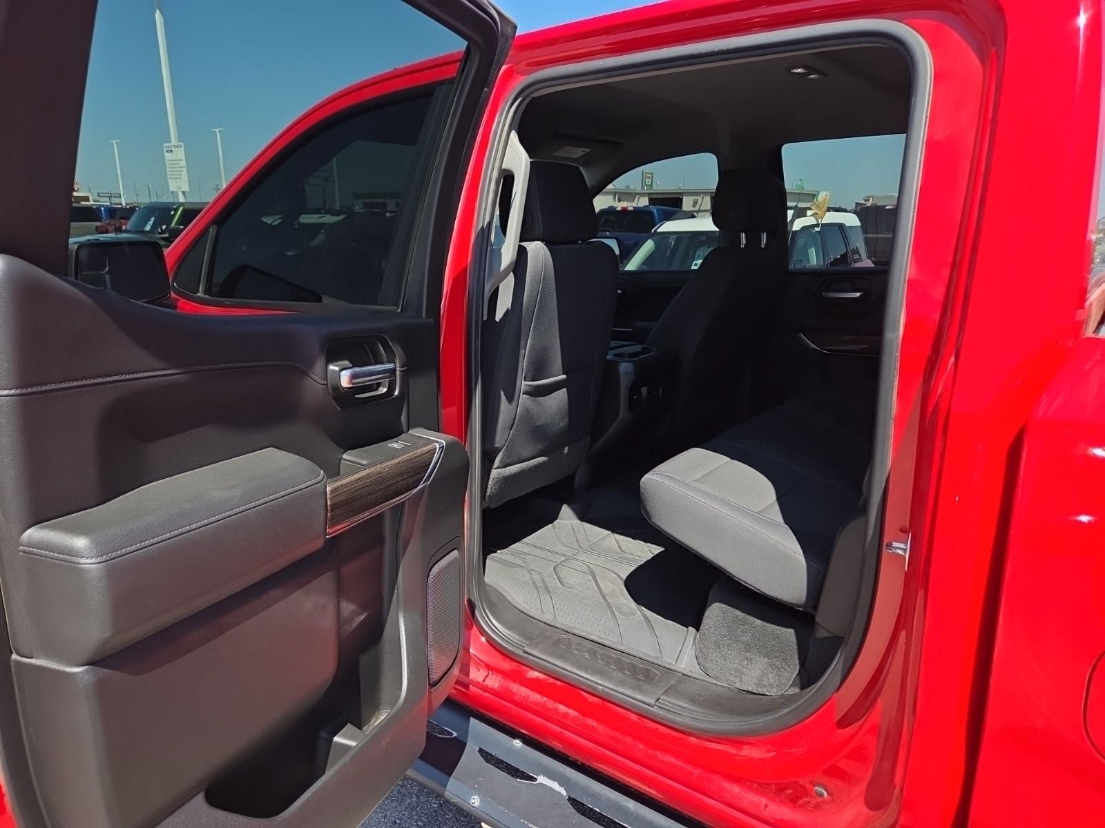 Used 2019 Chevrolet Silverado 1500 LT Trail Boss AWD/4WD image 32