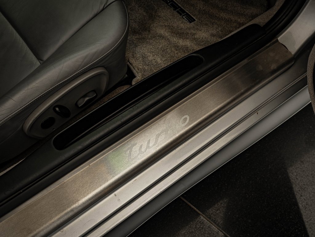 Used 2001 Porsche 911 Turbo image 35