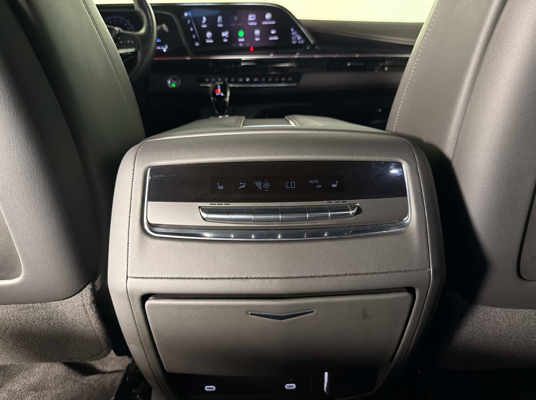 Used 2024 Cadillac Escalade ESV Sport w/ Touring Package AWD/4WD image 82