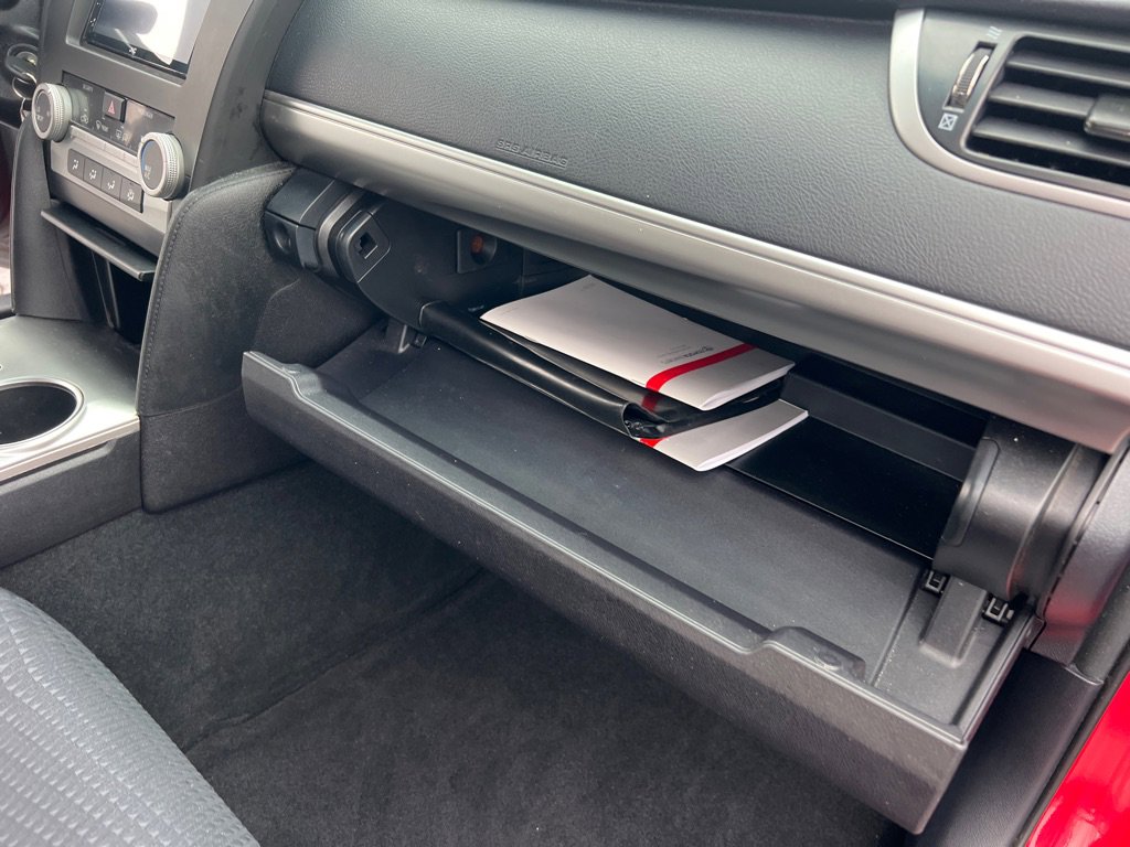 Used 2014 Toyota Camry L image 21