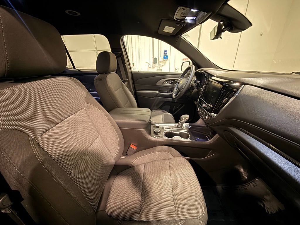Used 2023 Chevrolet Traverse LT image 29