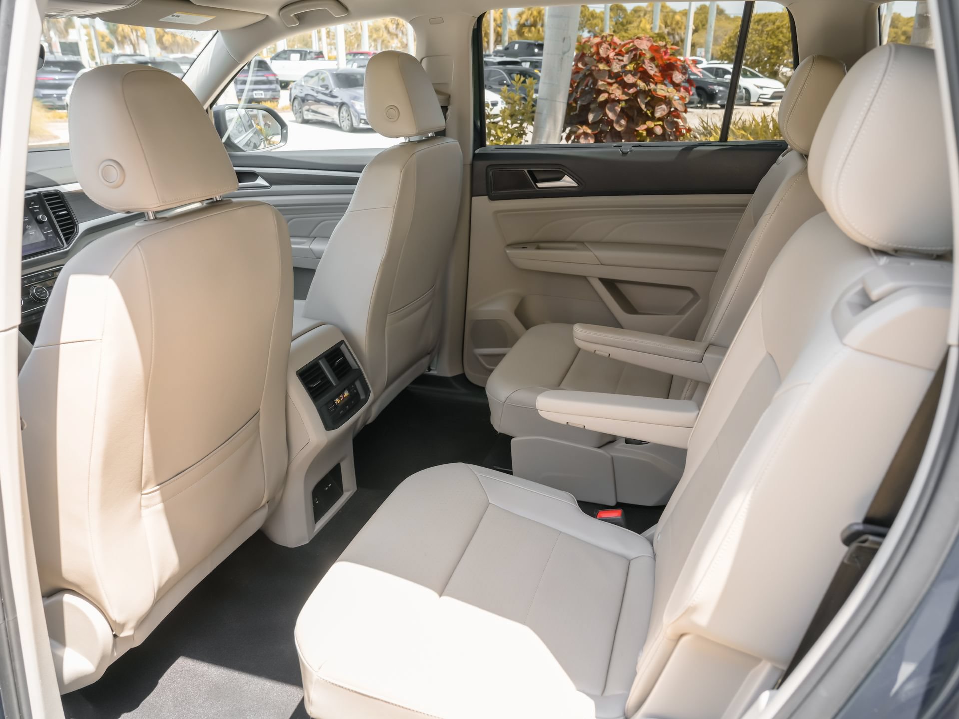 Used 2022 Volkswagen Atlas SE w/ Panoramic Sunroof Package FWD image 33