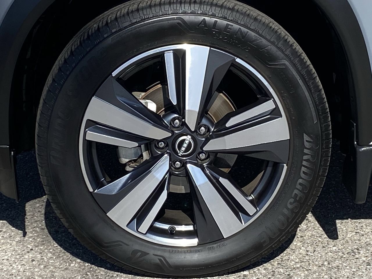 Certified 2025 Nissan Rogue SL w/ SL Premium Package FWD image 8