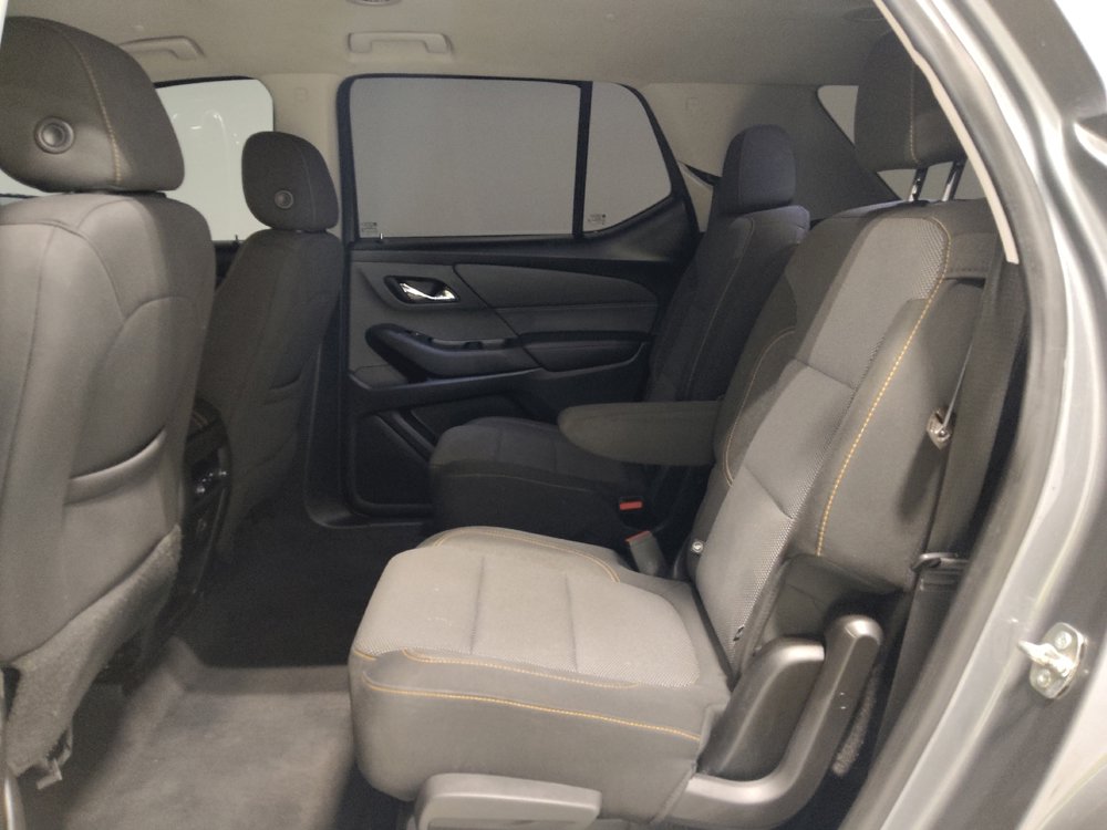 Used 2020 Chevrolet Traverse LT image 18