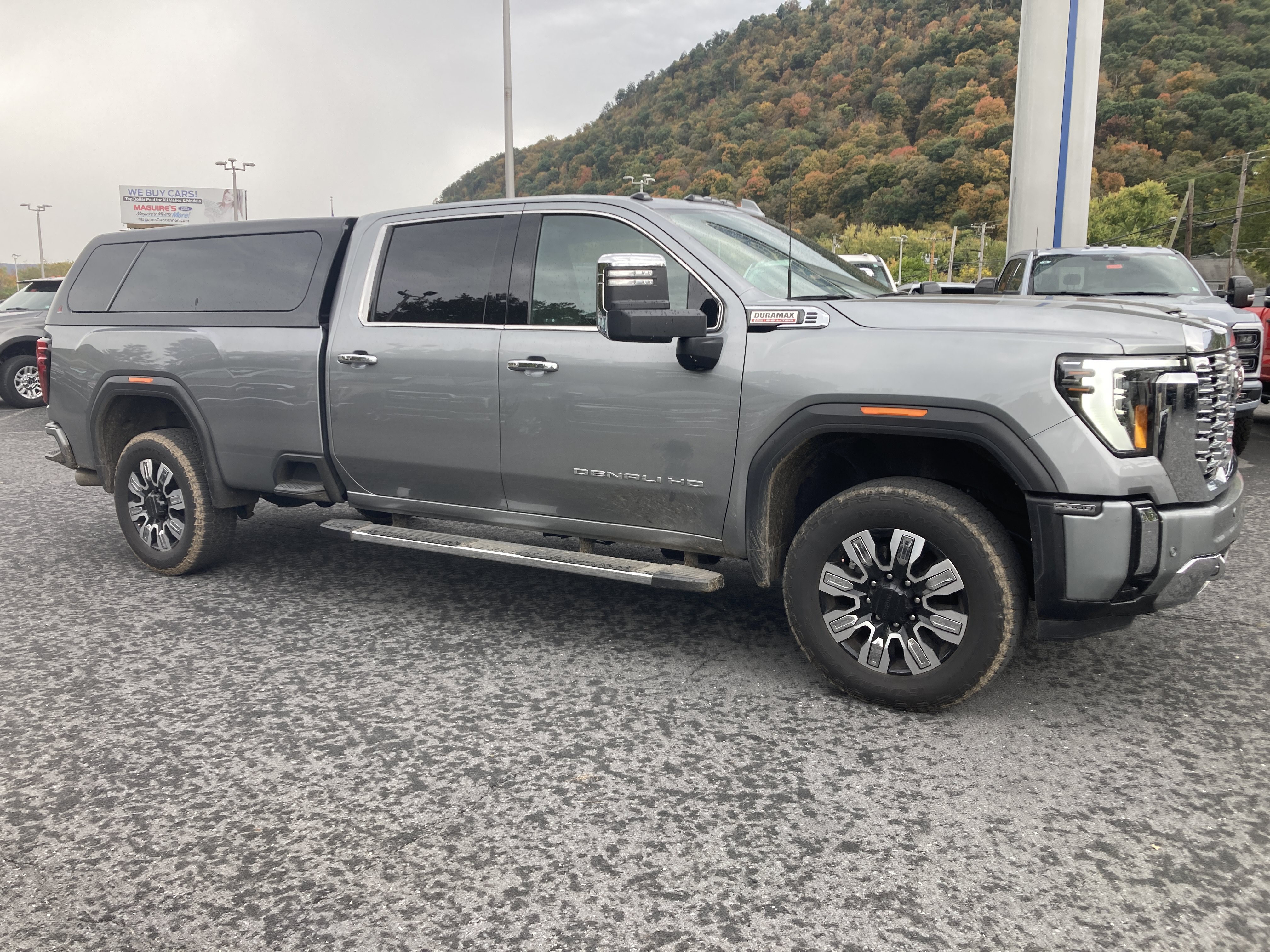 Used 2025 GMC Sierra 2500 Denali w/ Denali Reserve Package AWD/4WD image 4