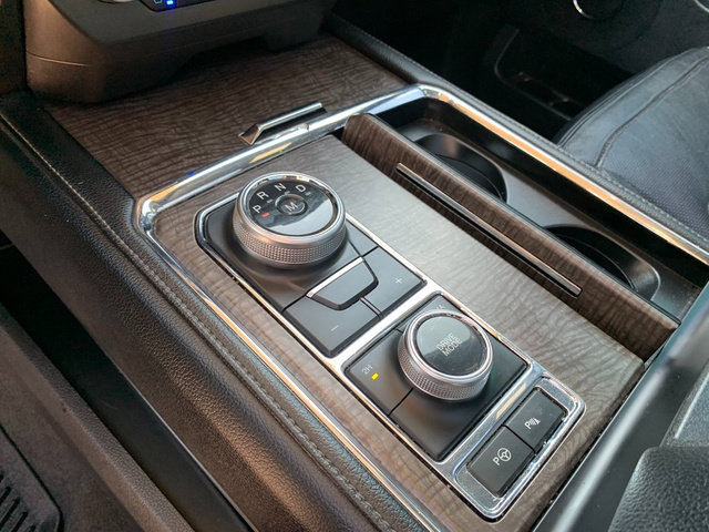 Used 2019 Ford Expedition Limited w/ Equipment Group 302A AWD/4WD image 28