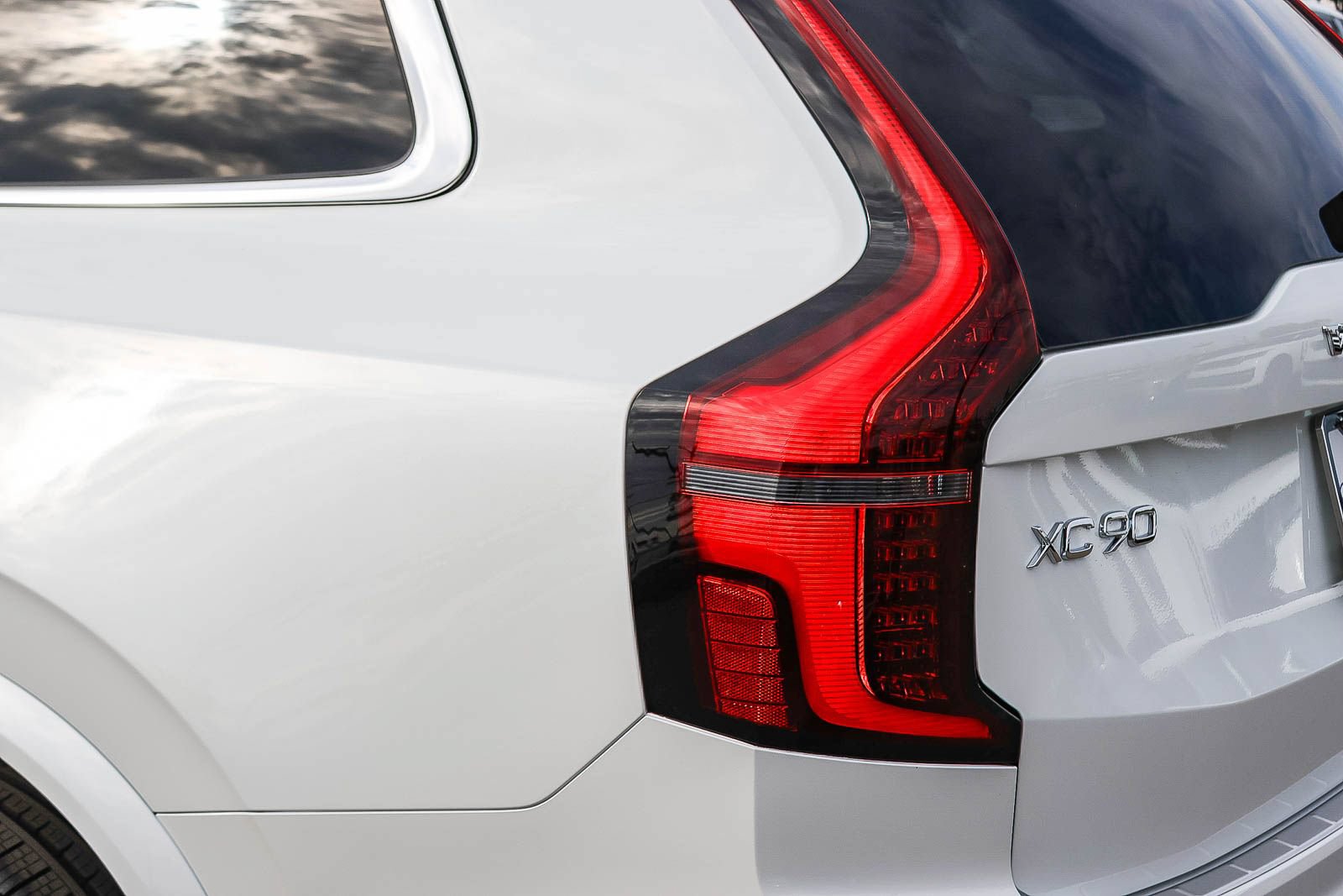 New 2027 Volvo XC90 B6 Plus AWD/4WD image 10