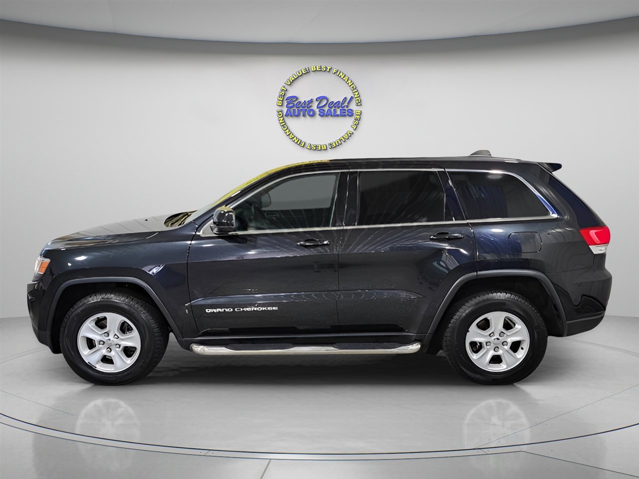 Used 2016 Jeep Grand Cherokee Laredo image 2