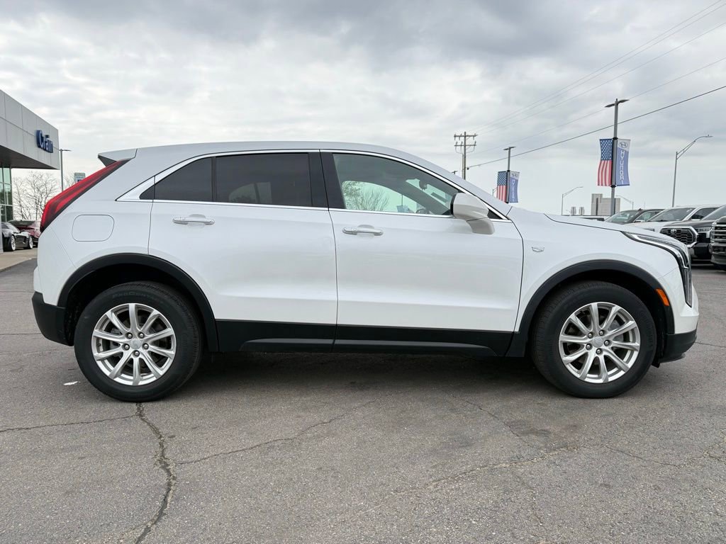Used 2023 Cadillac XT4 Luxury w/ Cold Weather Package image 9