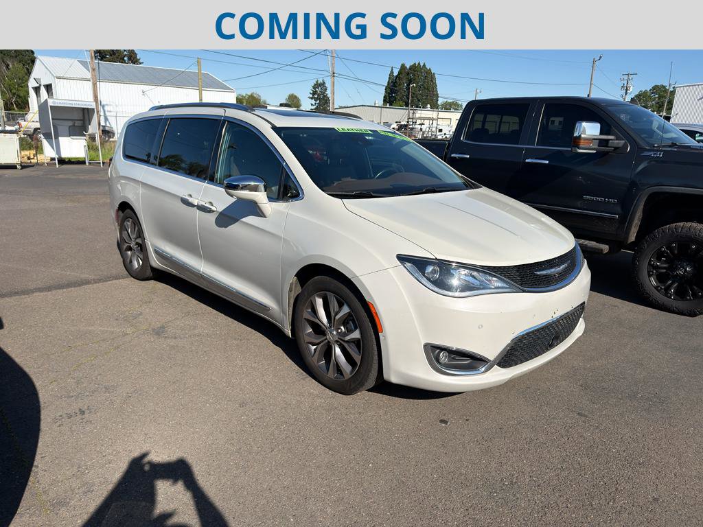 Used 2017 Chrysler Pacifica Limited FWD image 1