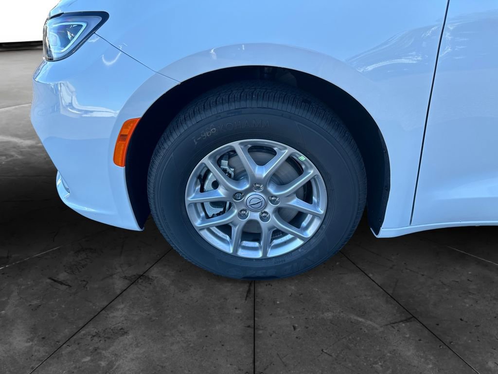 New 2026 Chrysler Pacifica Select image 14