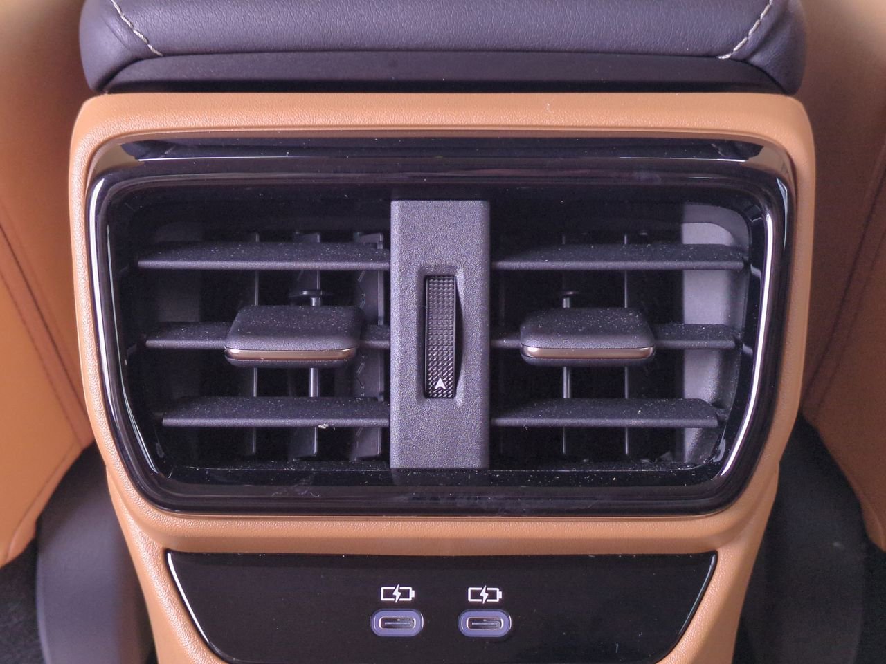 Used 2024 Lexus RZ 300e Premium image 29