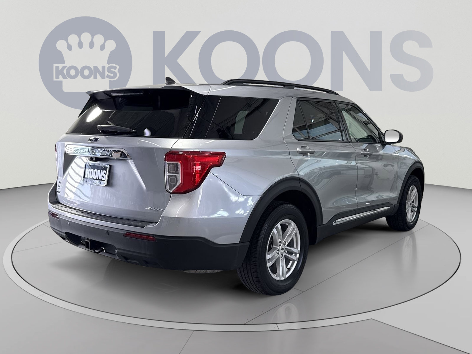 Used 2023 Ford Explorer XLT w/ Class IV Trailer Tow Package AWD/4WD image 11