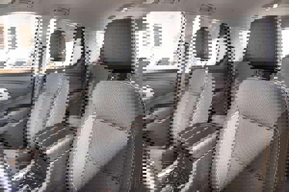 Used 2020 Chevrolet Traverse LT image 17