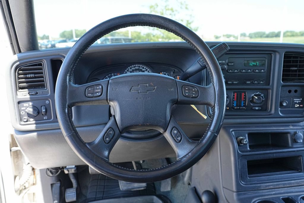 Used 2006 Chevrolet Silverado 2500 W/T w/ Heavy-Duty Power Package AWD/4WD image 21