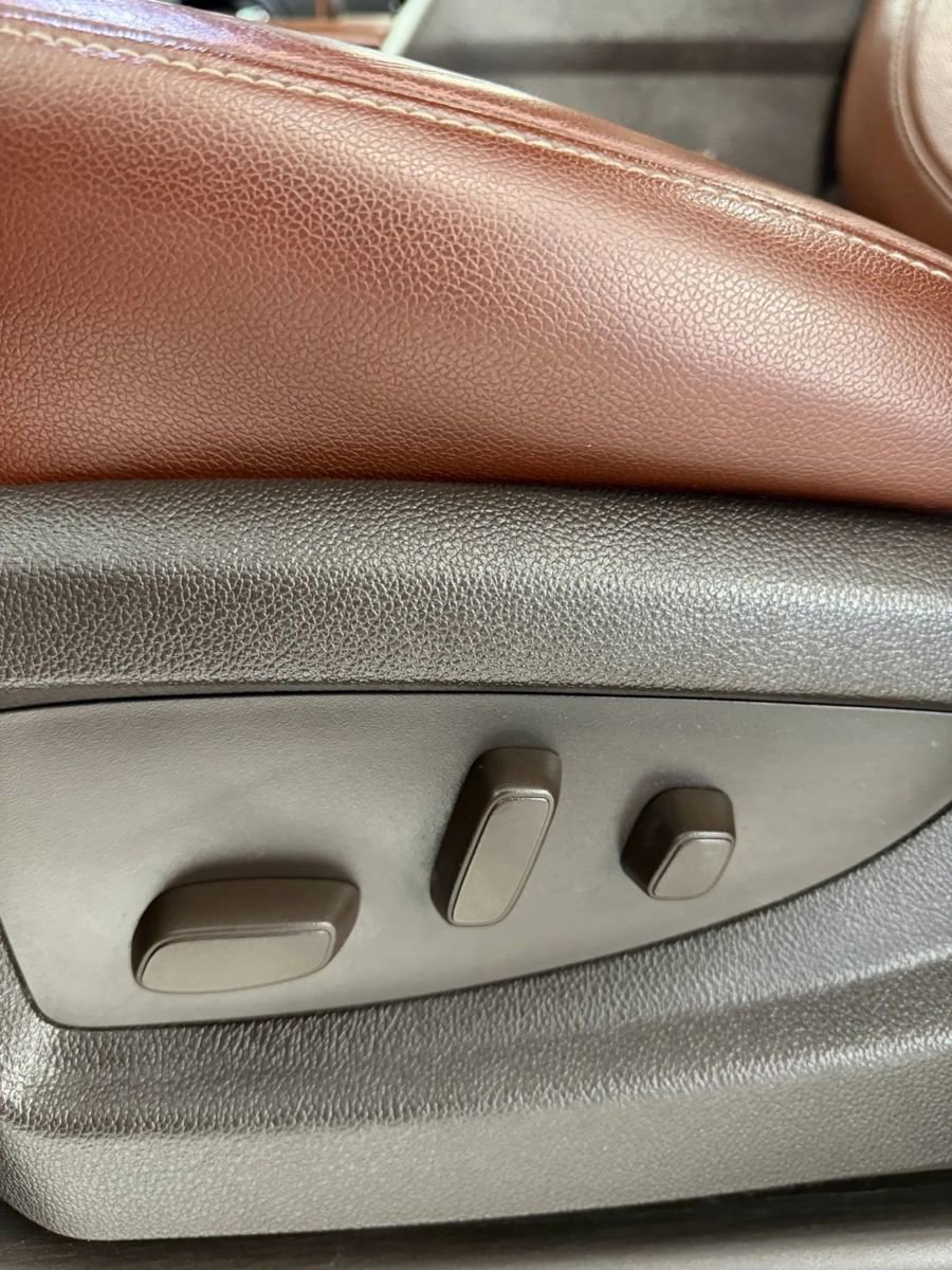 Used 2016 Chevrolet Tahoe LTZ image 32