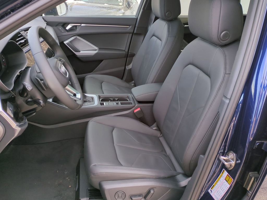 New 2025 Audi Q3 2.0T Premium image 8