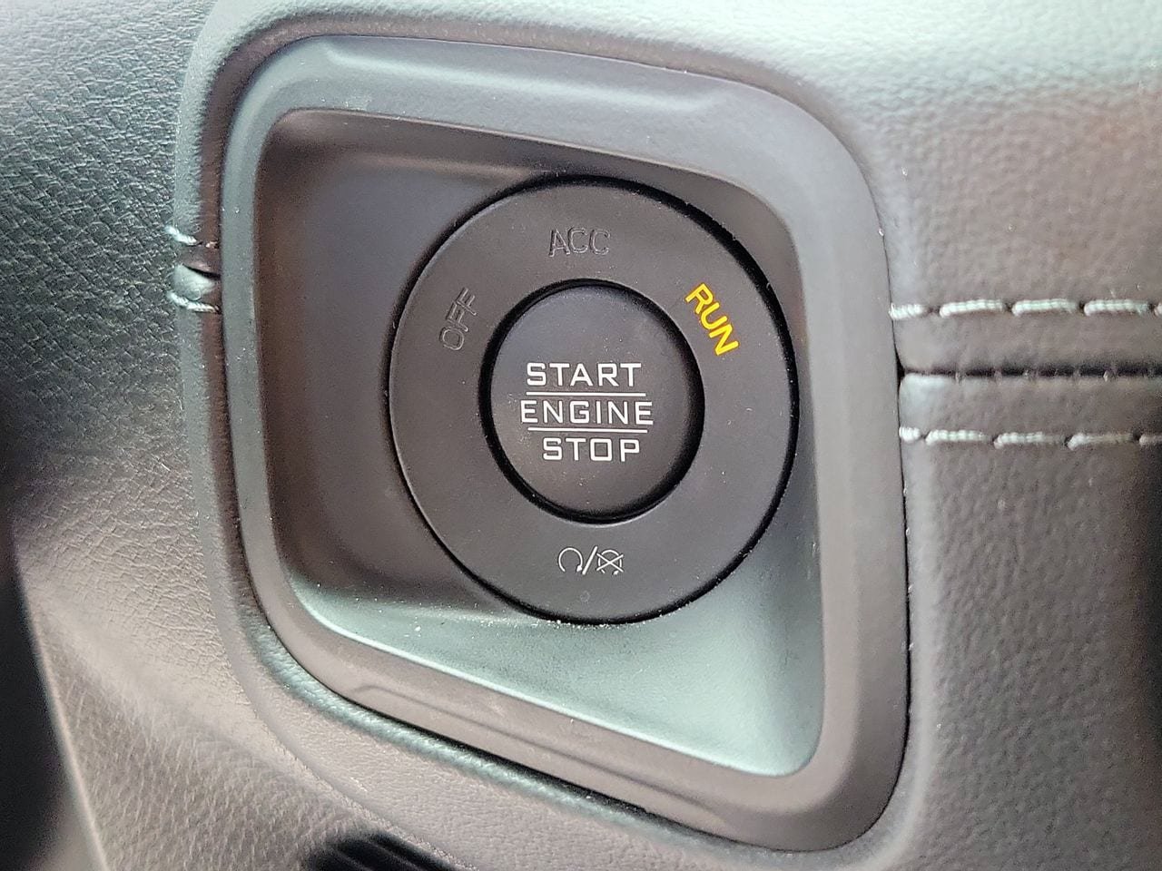 Used 2025 Jeep Wrangler Unlimited Sahara AWD/4WD image 27