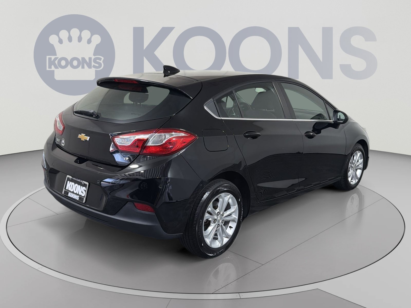 Used 2019 Chevrolet Cruze LT w/ Convenience Package FWD image 4