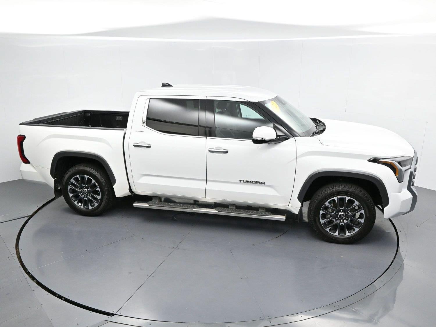 Used 2023 Toyota Tundra Limited AWD/4WD image 40