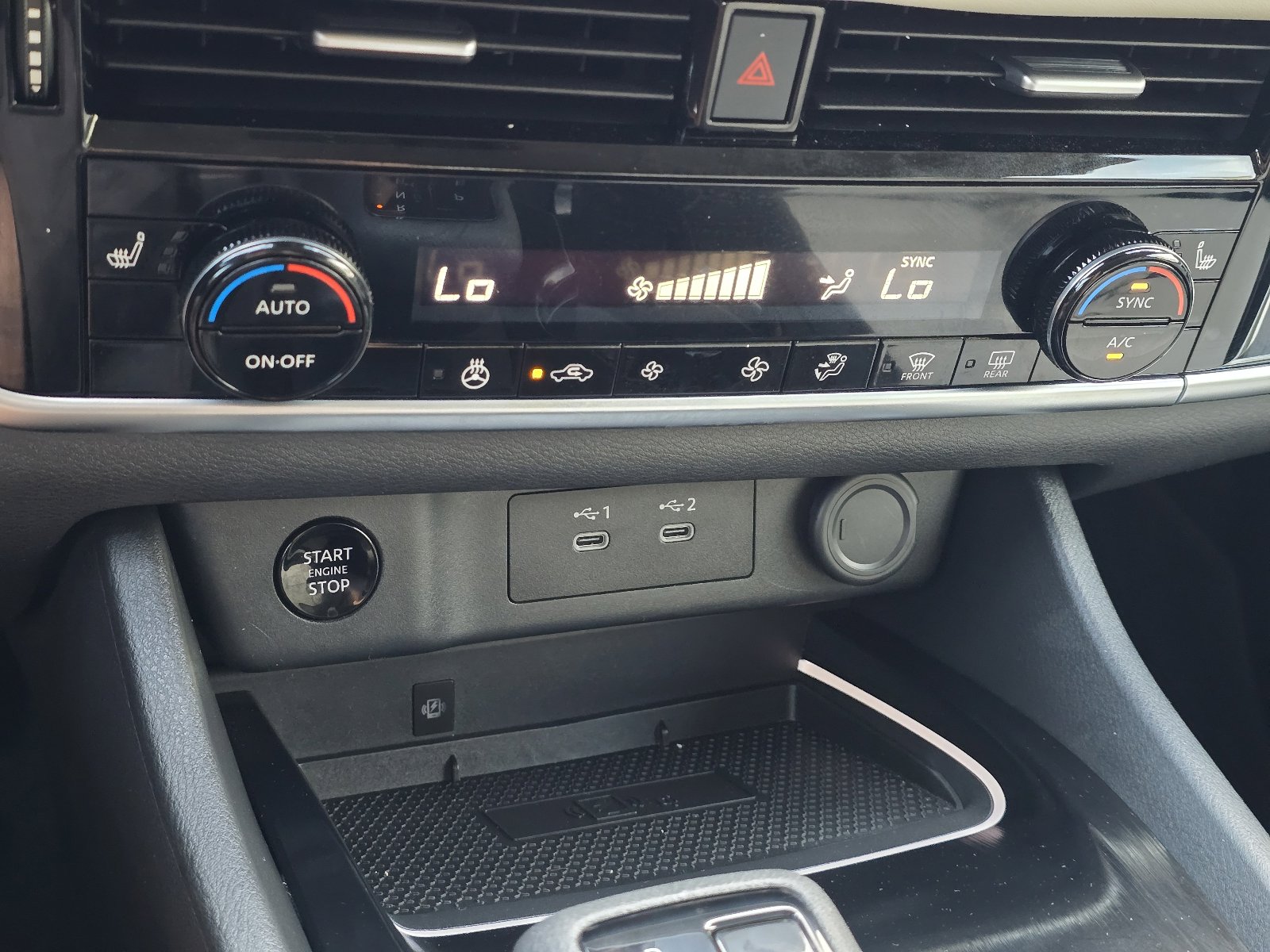 Used 2024 Nissan Rogue SL image 20