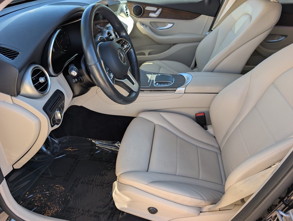 Used 2022 Mercedes-Benz GLC 300 4MATIC image 10