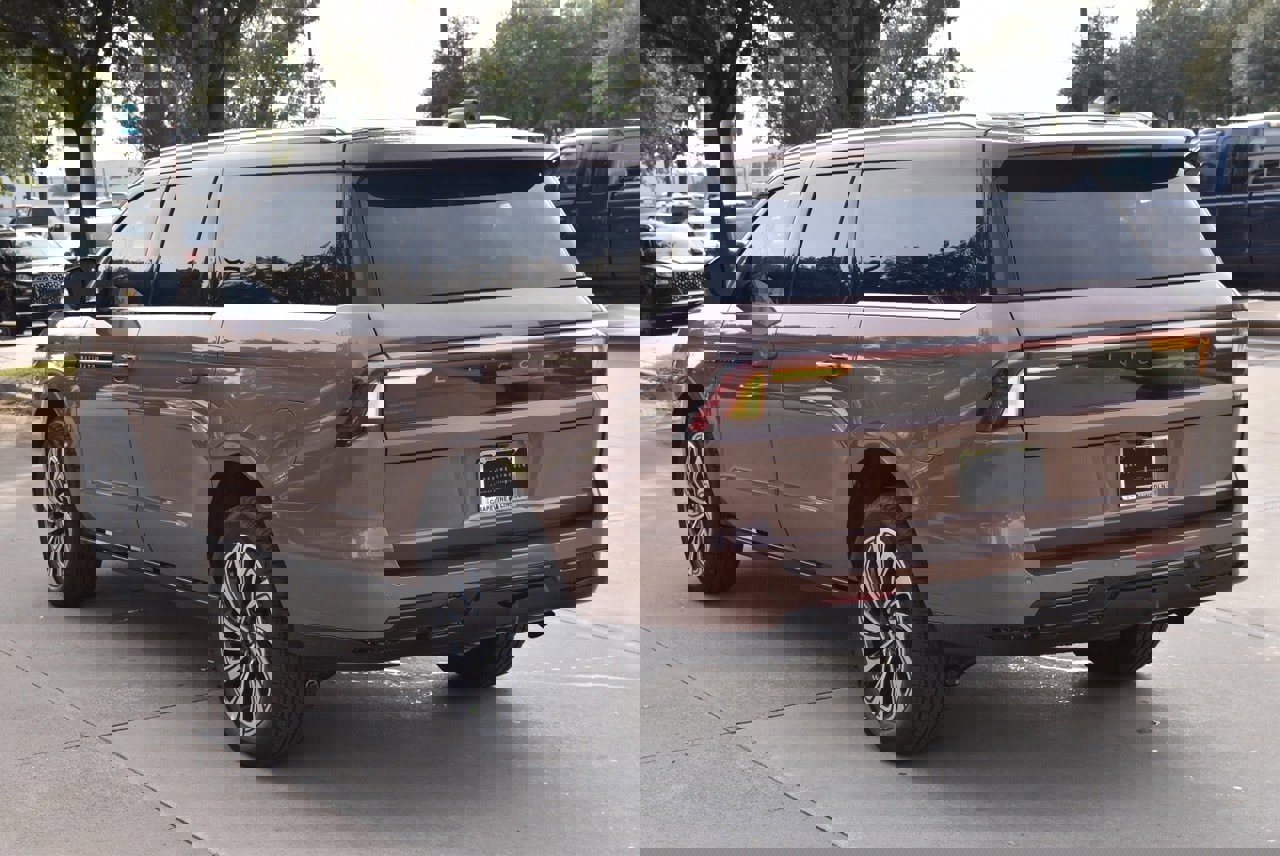 New 2025 Lincoln Navigator L Black Label image 9