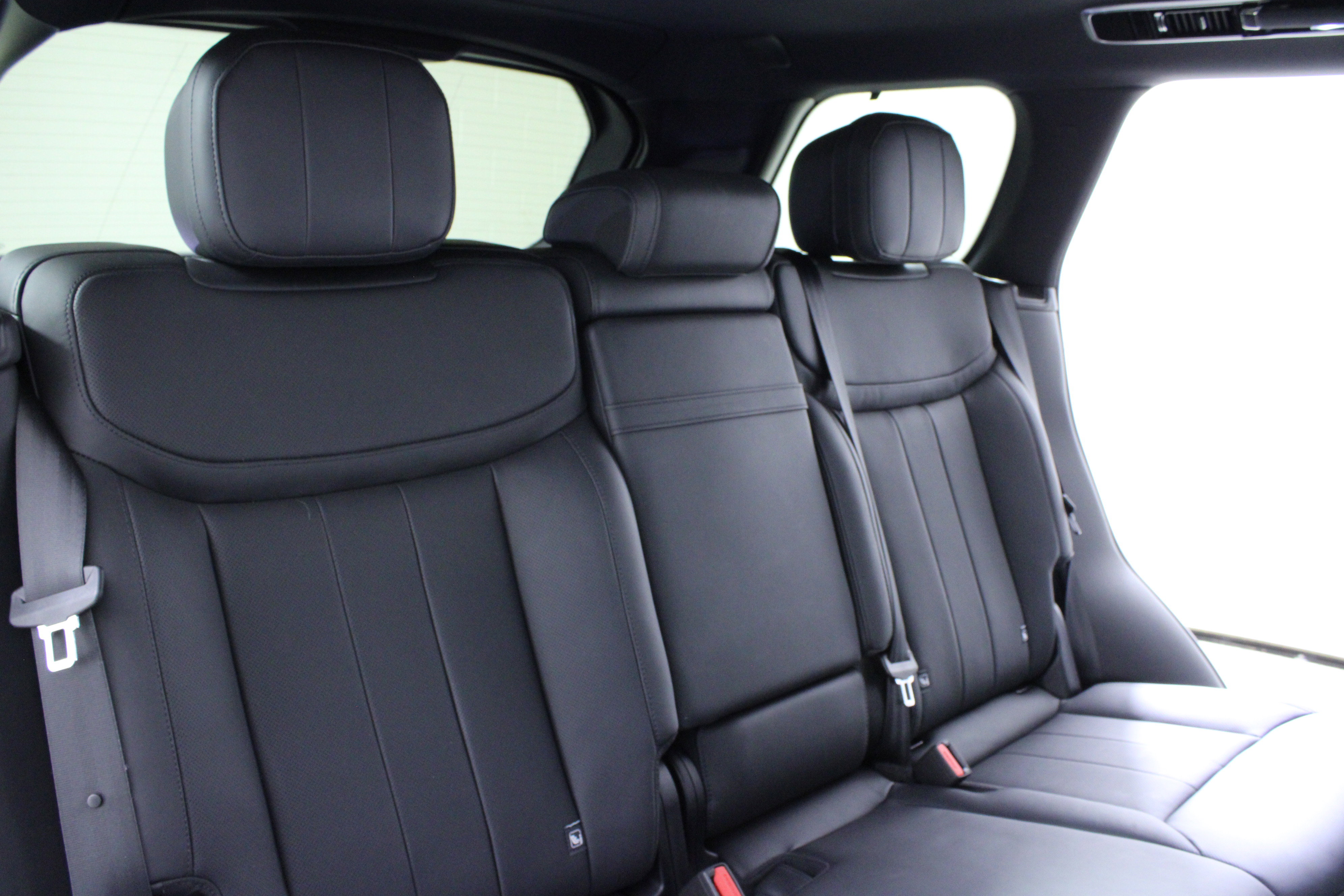 Used 2023 Land Rover Range Rover SE image 13