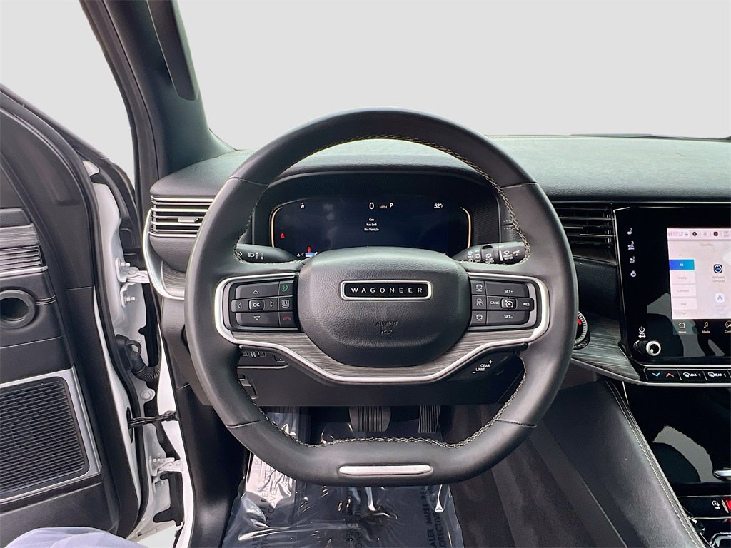 Used 2024 Jeep Wagoneer Series II w/ Flexible Seating Group image 11