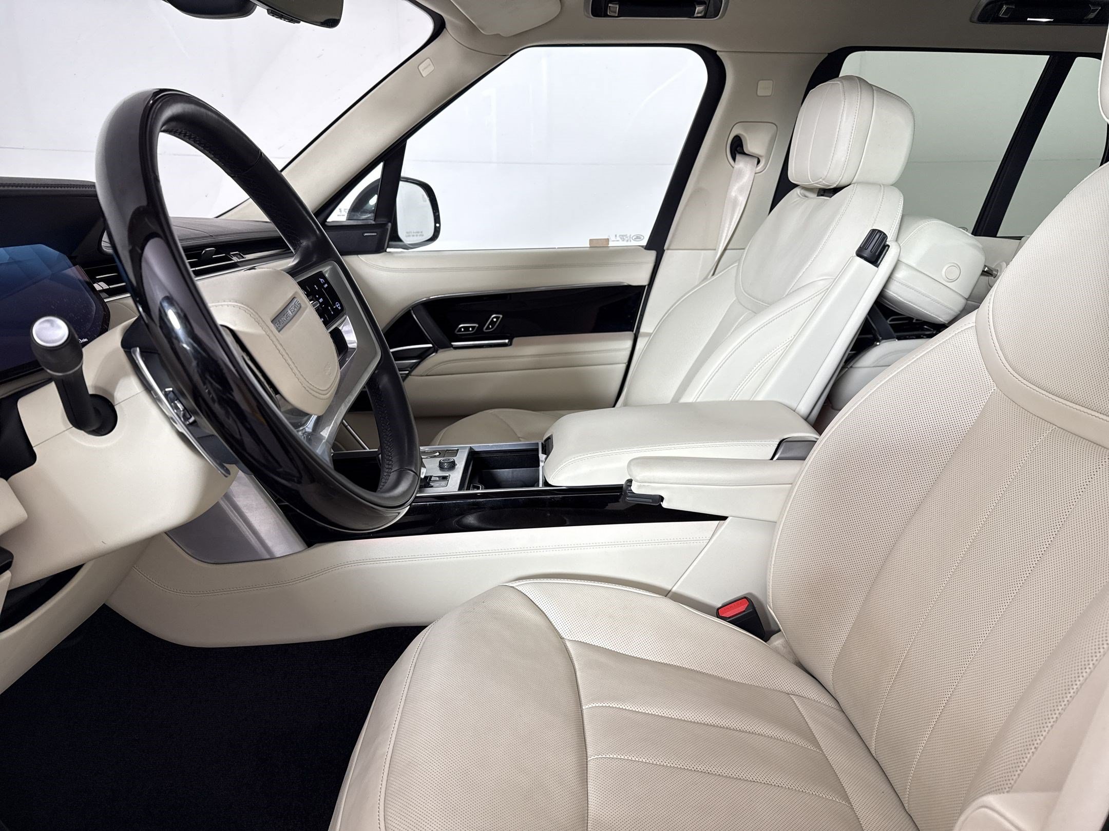 Used 2023 Land Rover Range Rover SE AWD/4WD image 5