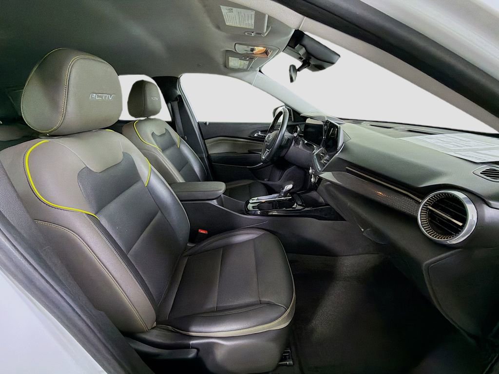 Used 2025 Chevrolet Trax ACTIV w/ Driver Confidence Package image 28