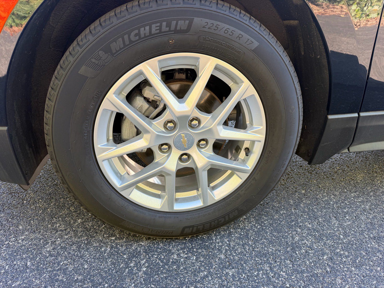 Used 2024 Chevrolet Equinox LT w/ LPO, Floor Liner Package FWD image 17