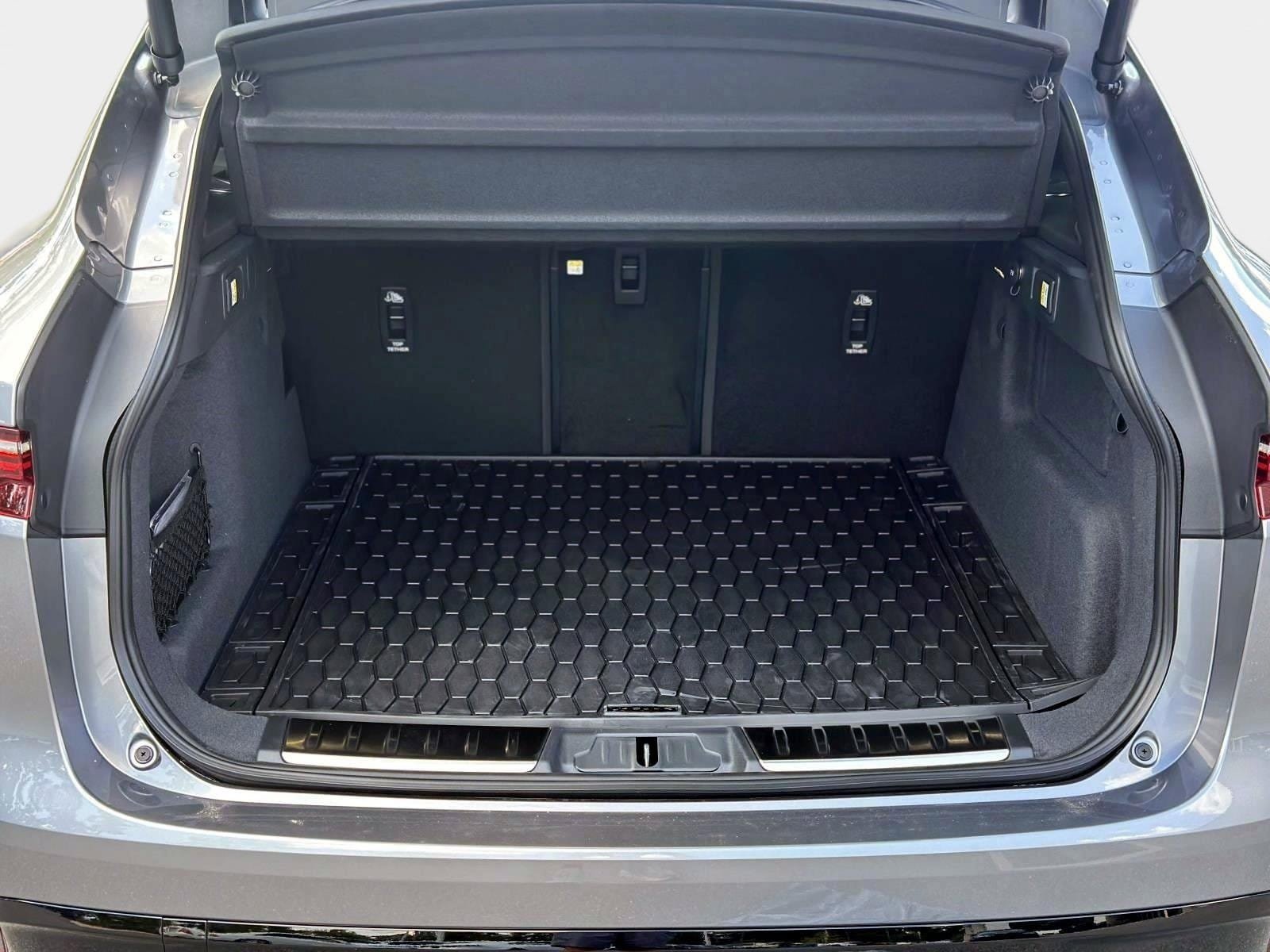 New 2026 Jaguar F-PACE R-Dynamic S AWD/4WD image 8
