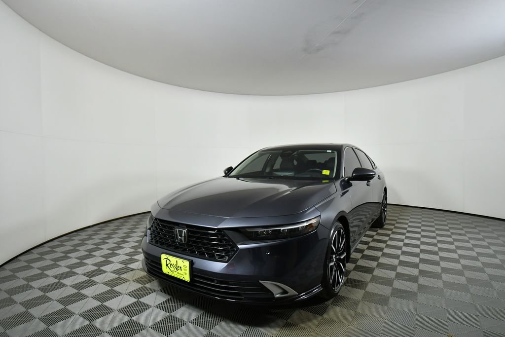 Used 2025 Honda Accord Touring image 6
