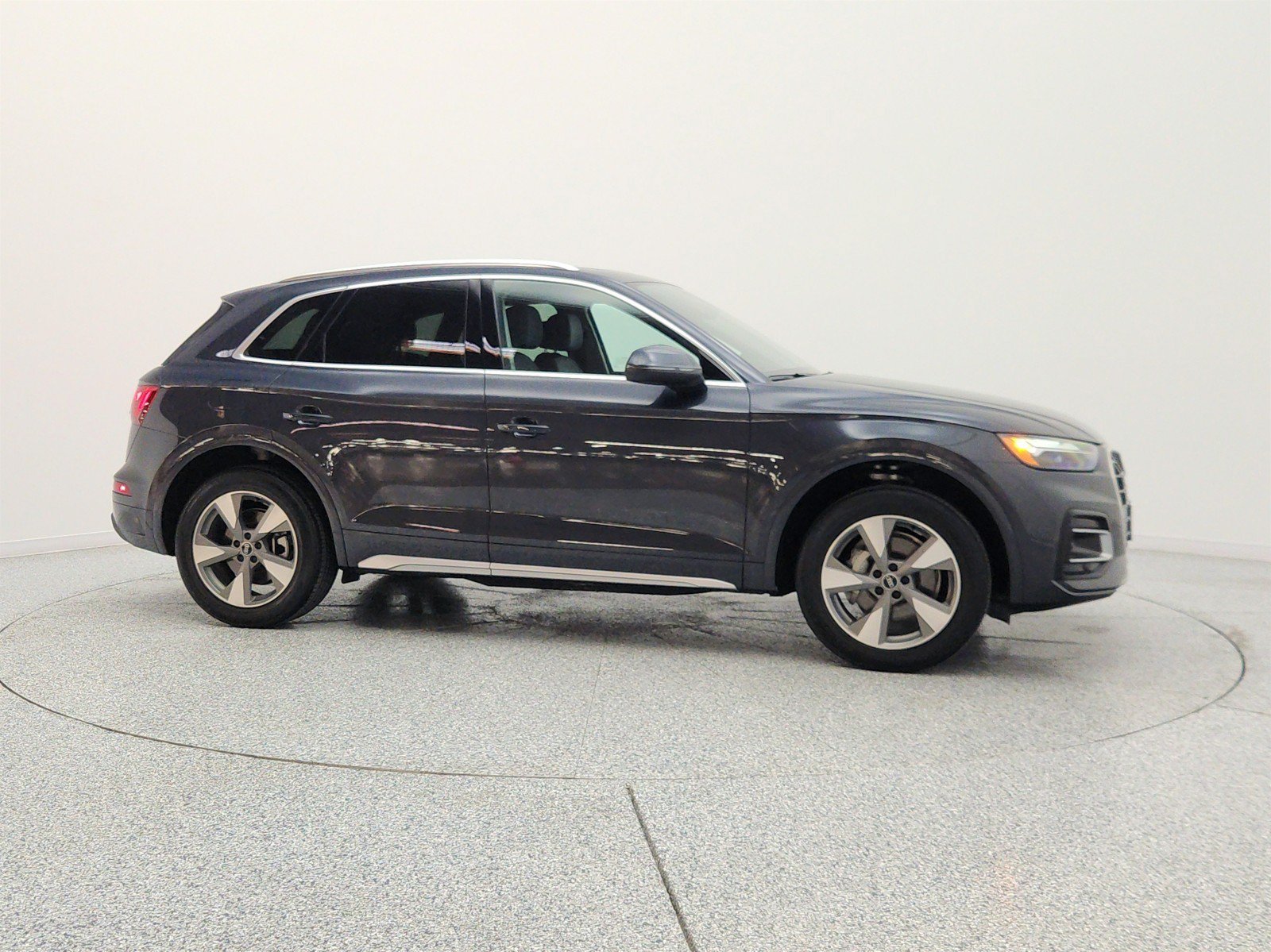 Used 2023 Audi Q5 2.0T Premium w/ Convenience Package AWD/4WD image 4