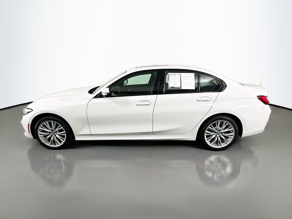 Used 2023 BMW 330i xDrive Sedan w/ Premium Package AWD/4WD image 4