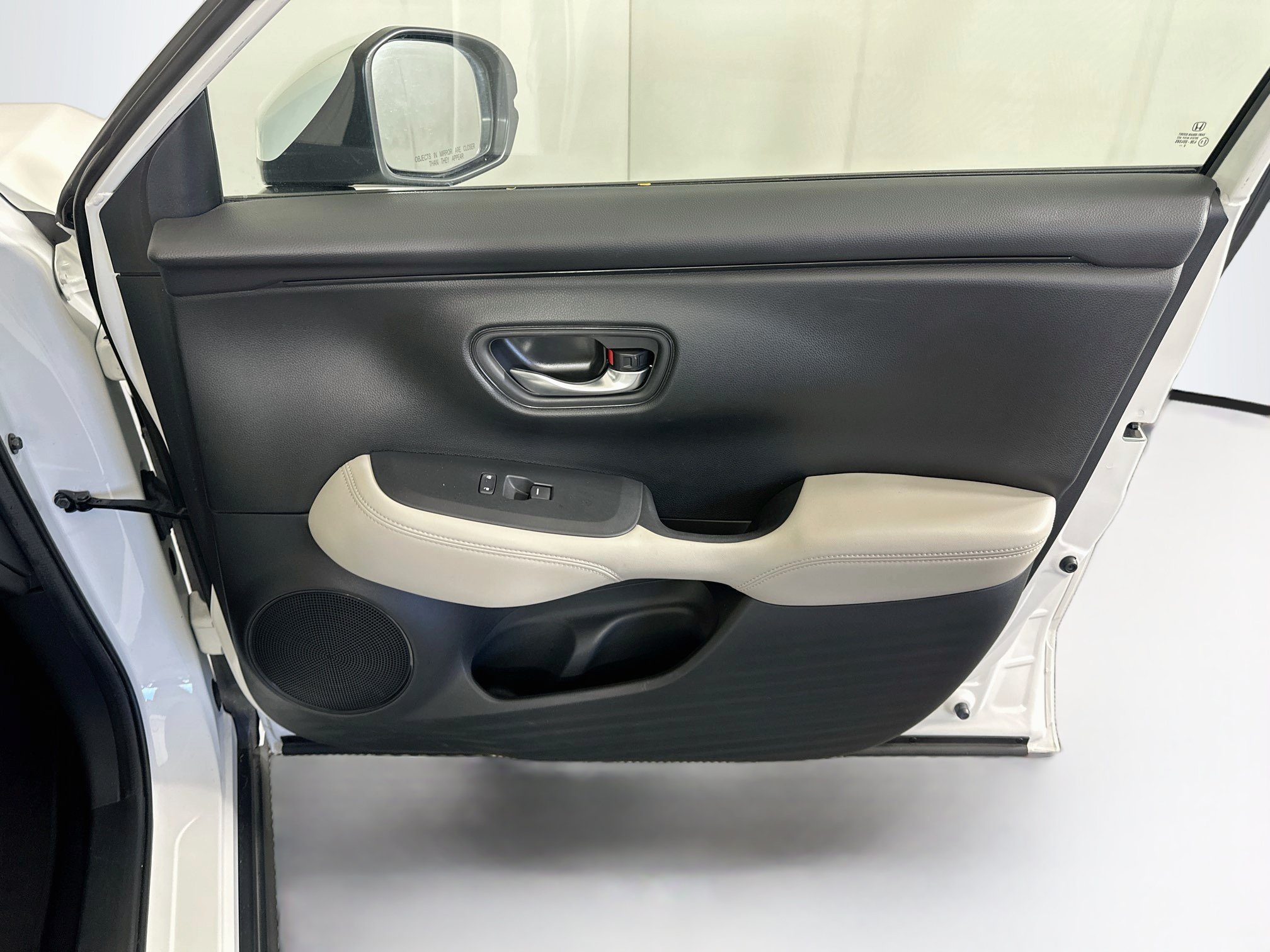 Used 2023 Honda HR-V LX image 29